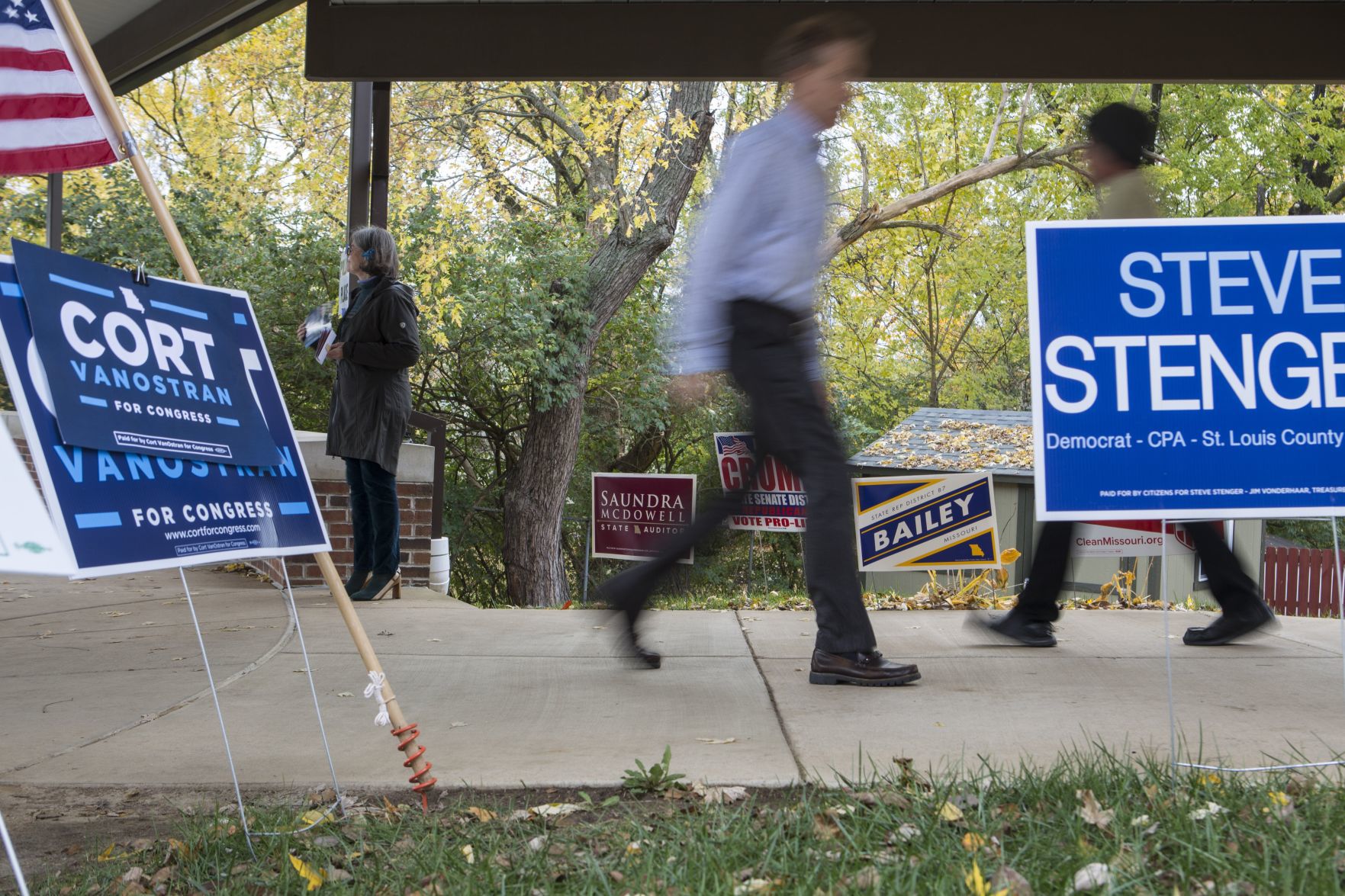 Midterm election voting